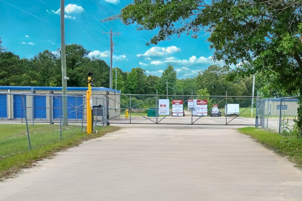 Gated self storage units in Linden North Carolina
